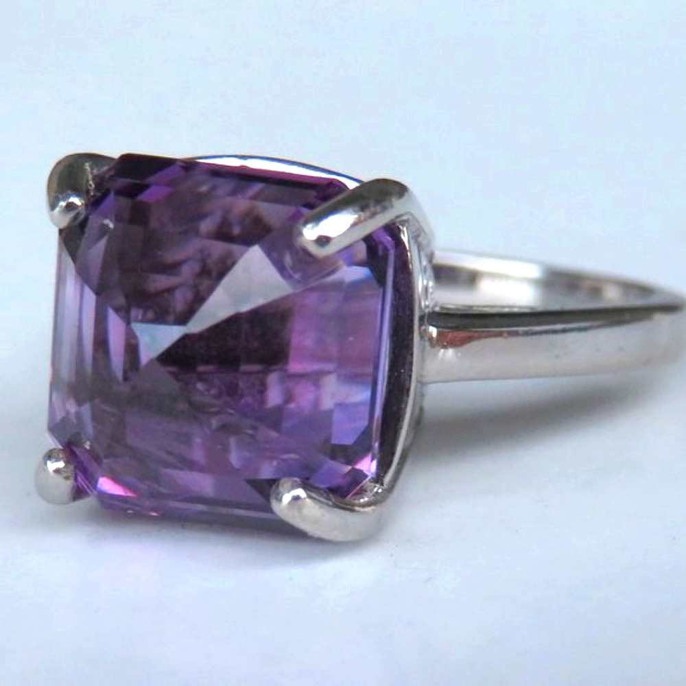Stunning Natural Amethyst Pyramid Sterling Silver Ring Size 7